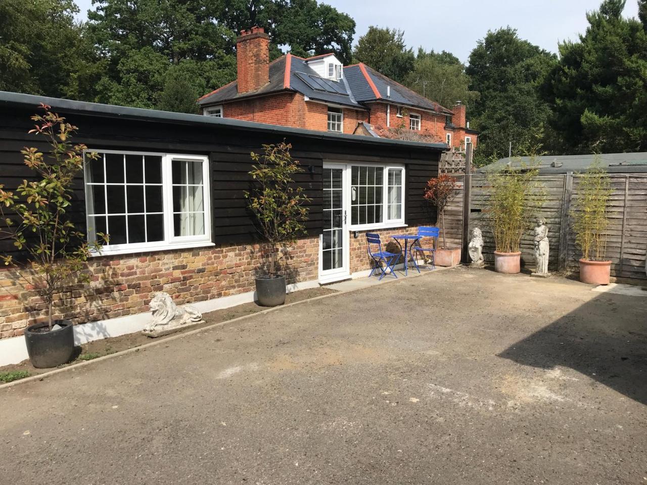 Fornham Guest House Chertsey Exterior photo