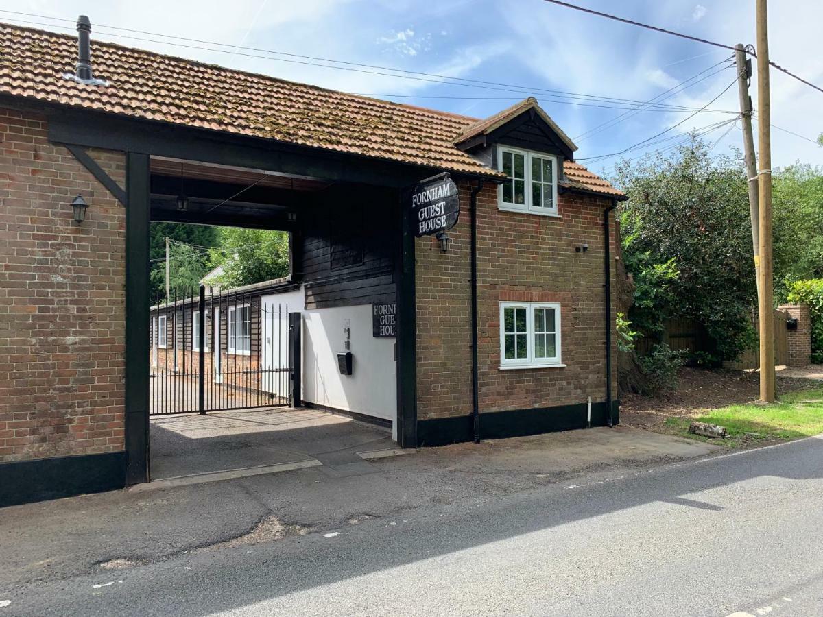 Fornham Guest House Chertsey Exterior photo