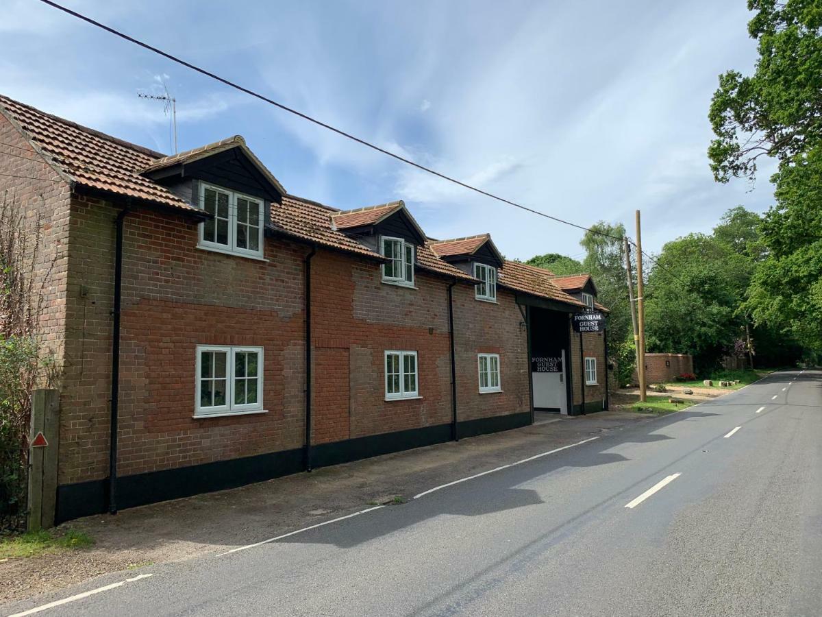 Fornham Guest House Chertsey Exterior photo